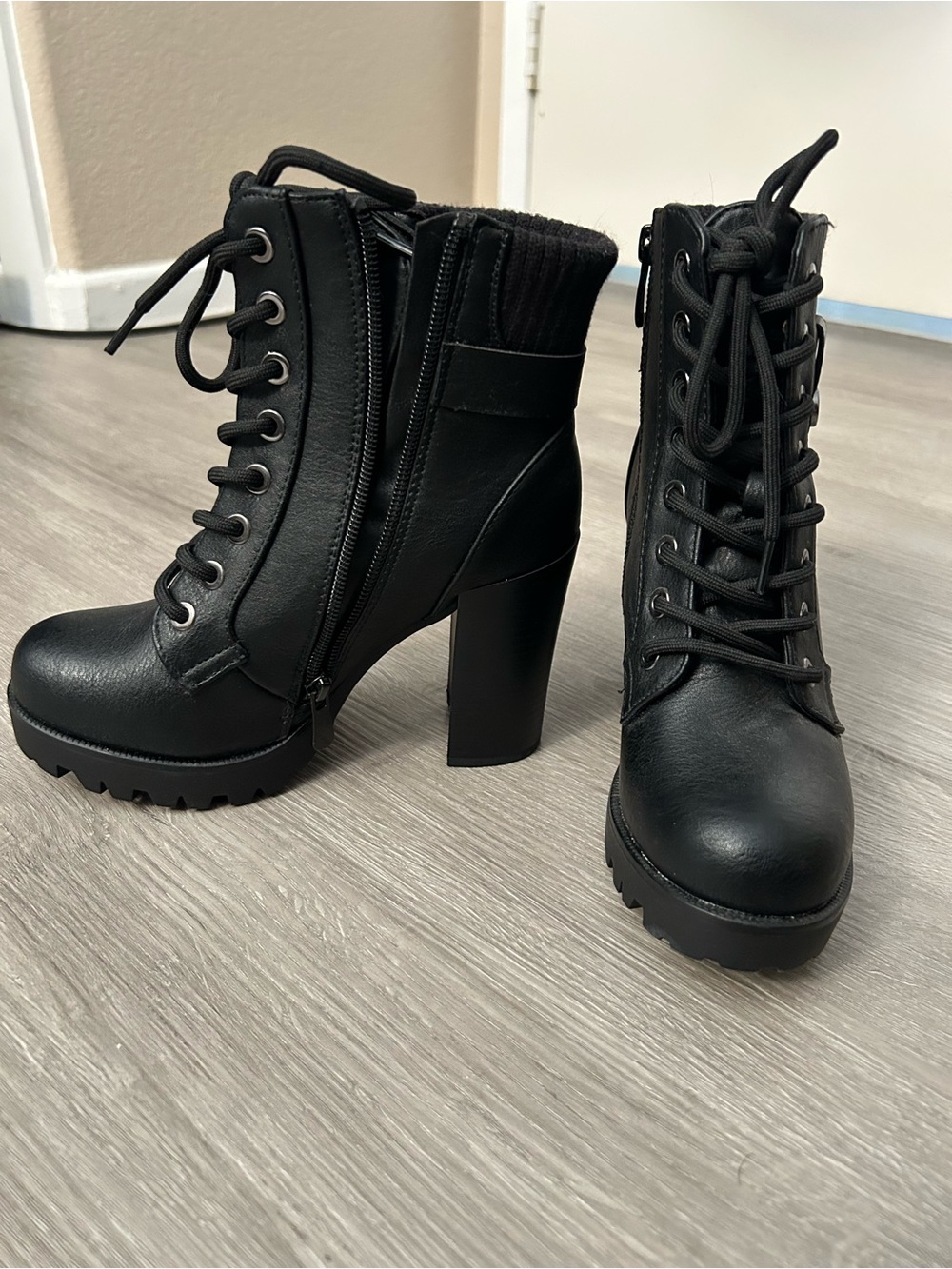 Dream Pairs Black Lace-Up Platform Block Heel Ankle Boots
